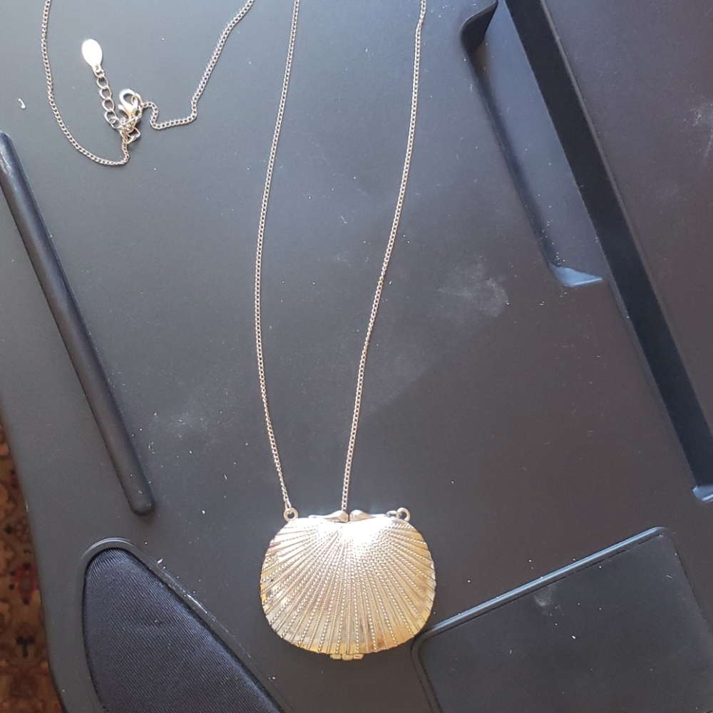 Sea shell necklace